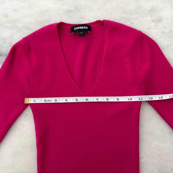 Express Sweater Pink V Neck Long Sleeve Soft Cozy Knit Fitted Womens XS - Picture 7 of 8